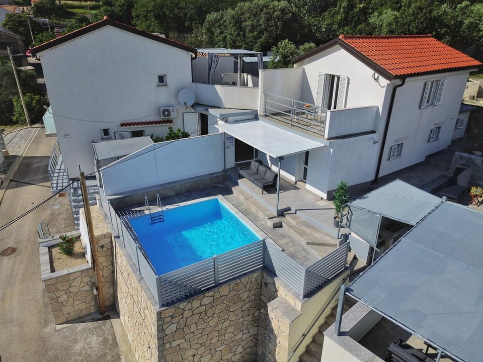 Property building, Bird's eye view, Pool view