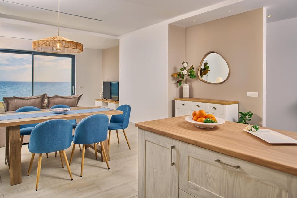 Kitchen or kitchenette, Living room, Seating area, Sea view