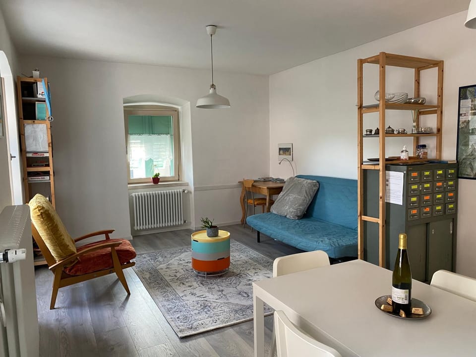 Living room, Seating area, Dining area