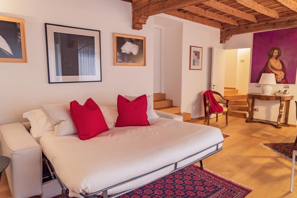 Como Prestige Centro Apartment By Icon7 Luxury Apartment in Como