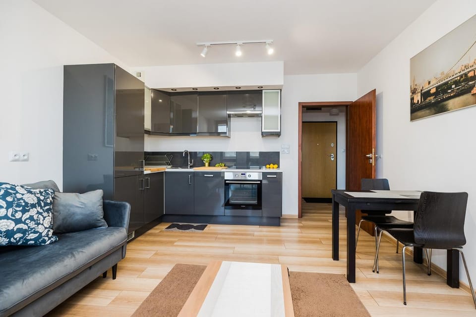 Kitchen or kitchenette, Living room, Seating area, Dining area, pet friendly, stove