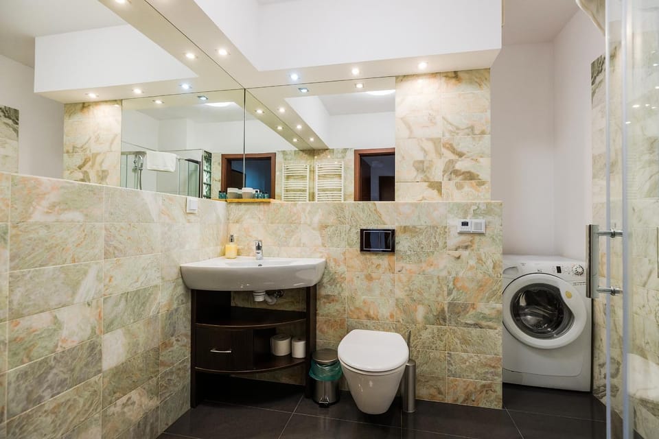 Toilet, Bathroom, washing machine