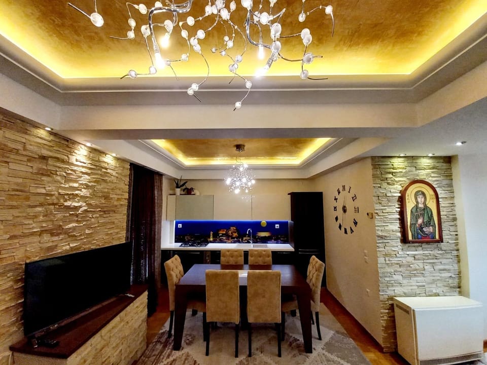 Living room, Seating area, Dining area, kitchen