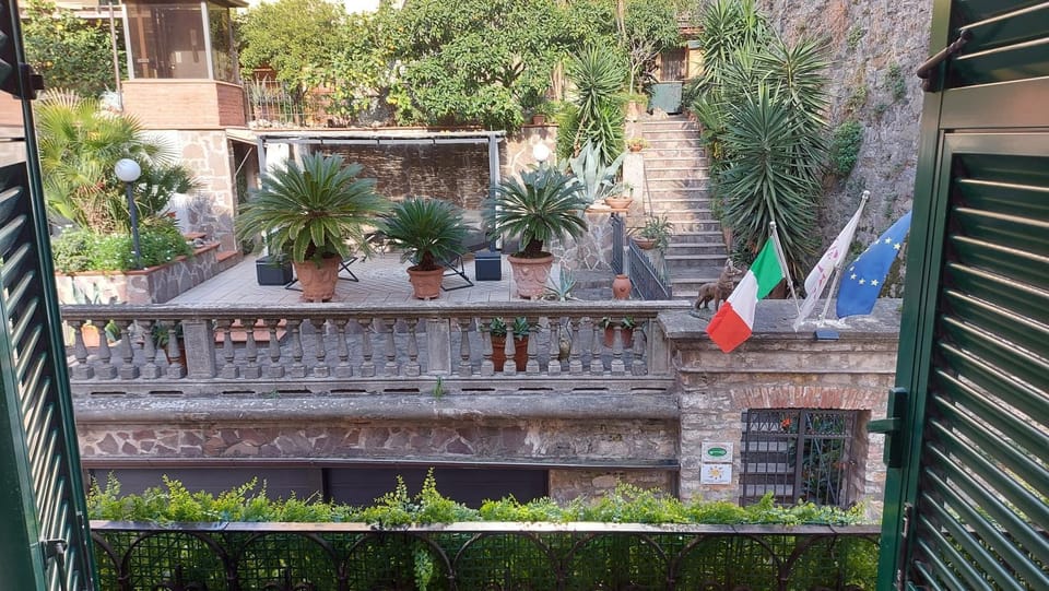 Balcony/Terrace, Garden view