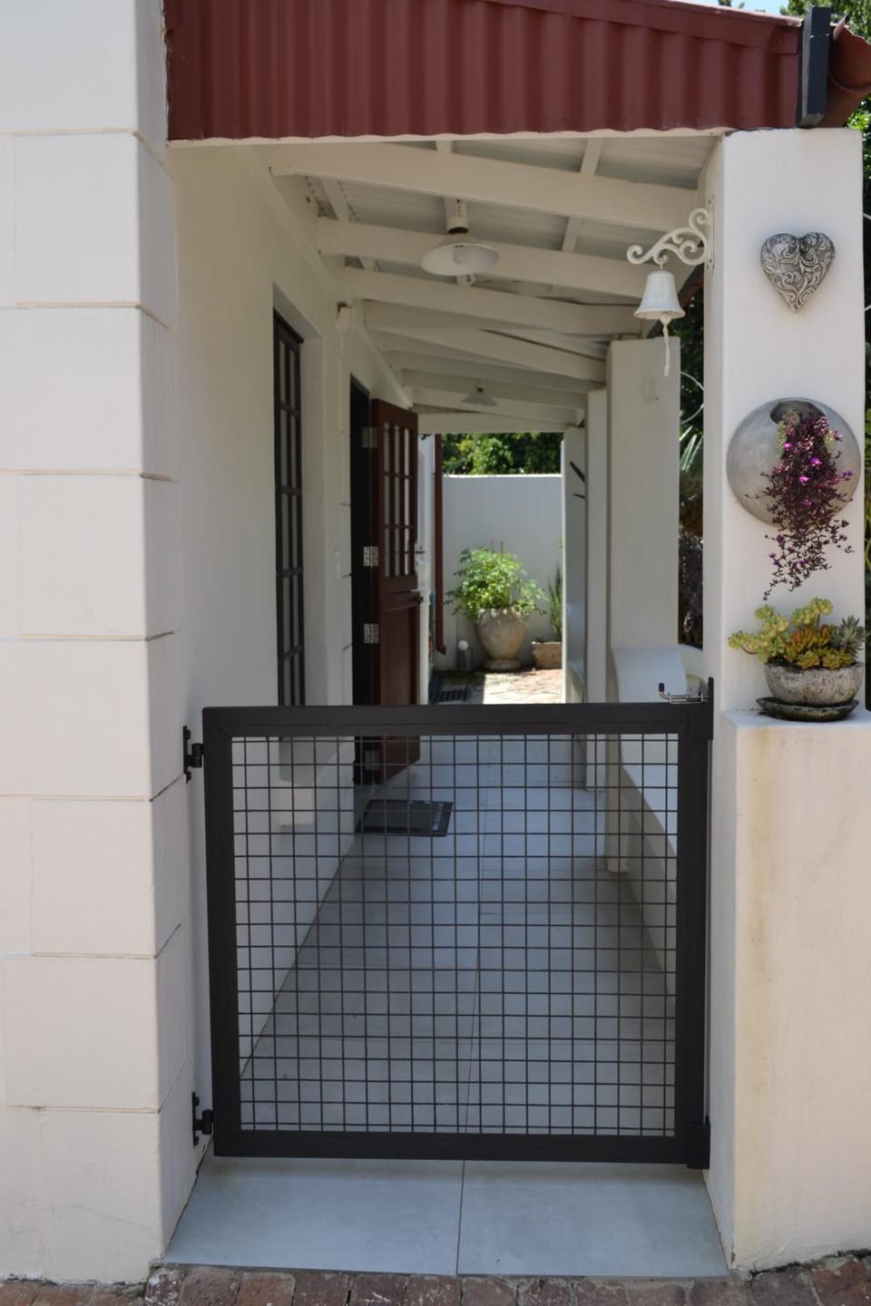 Facade/entrance, Garden, Pets, acessibility