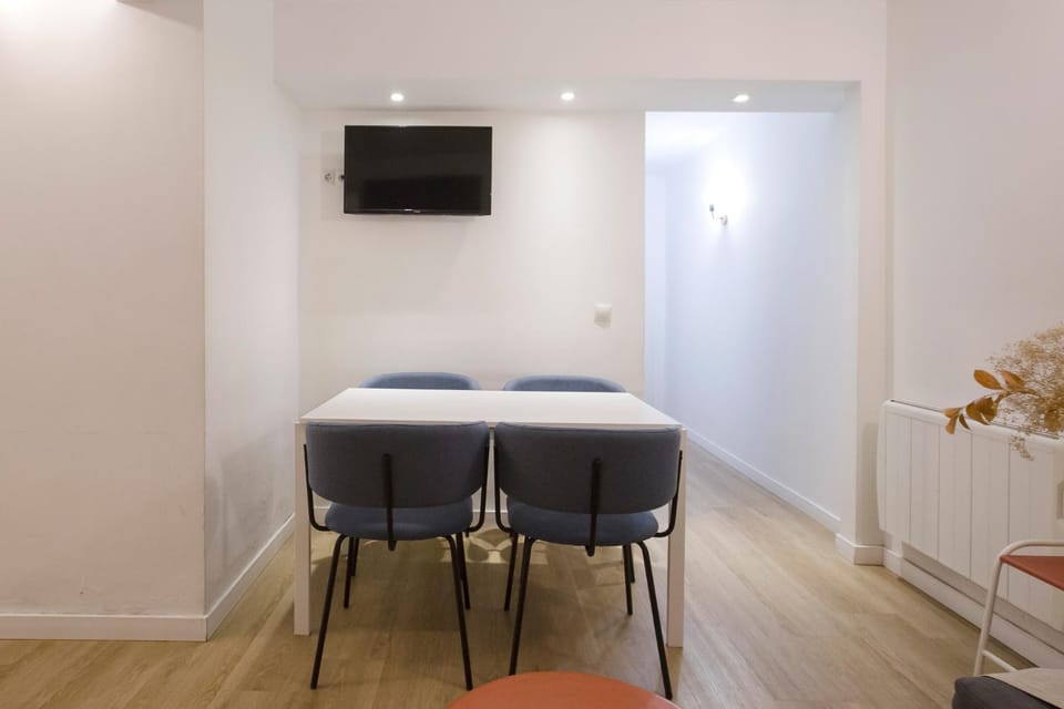 Apartamento Puerta del Camino 5 - PATIO y WIFI Apartment in Bilbao
