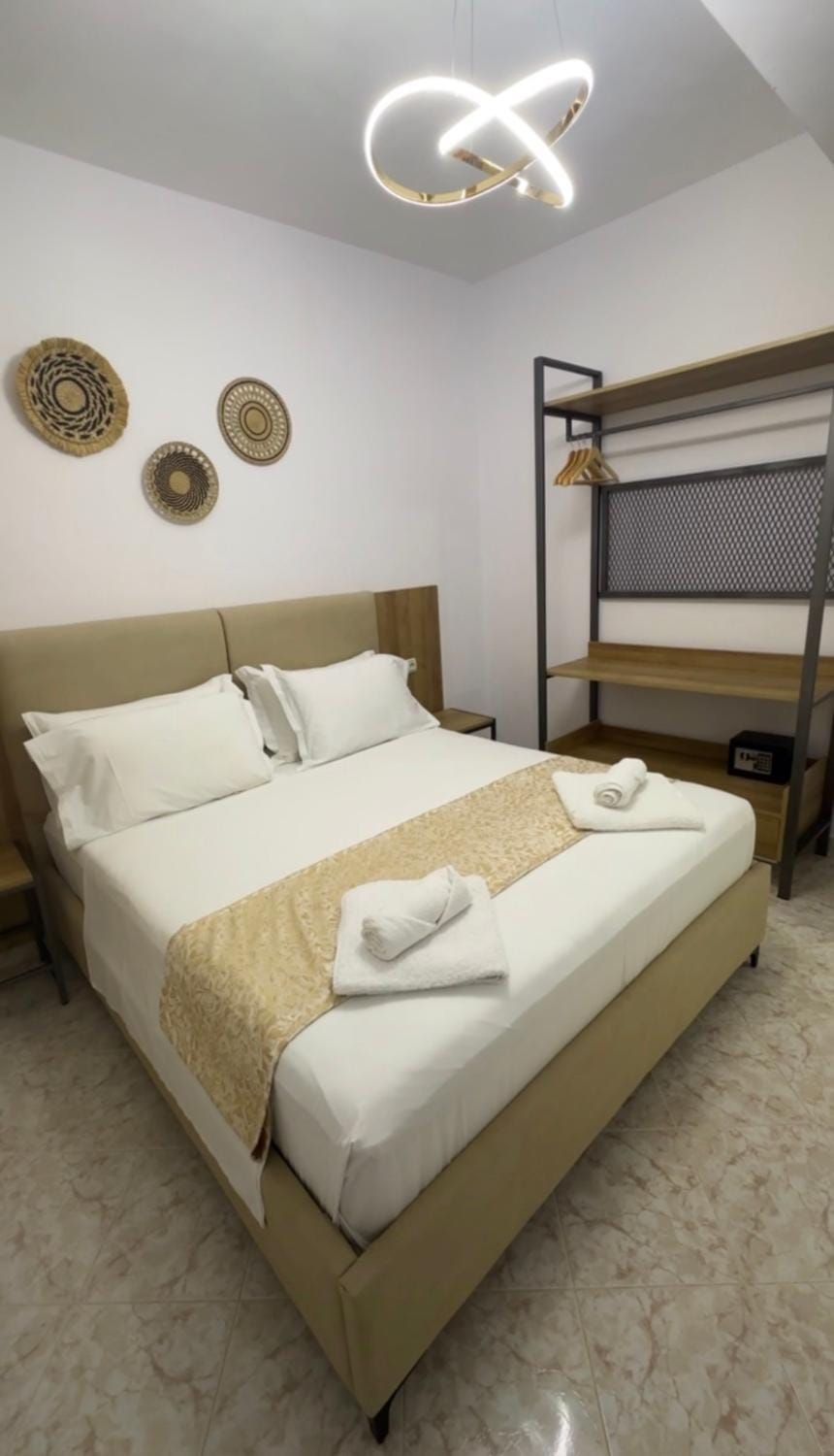 Bed, Photo of the whole room, Bedroom, towels