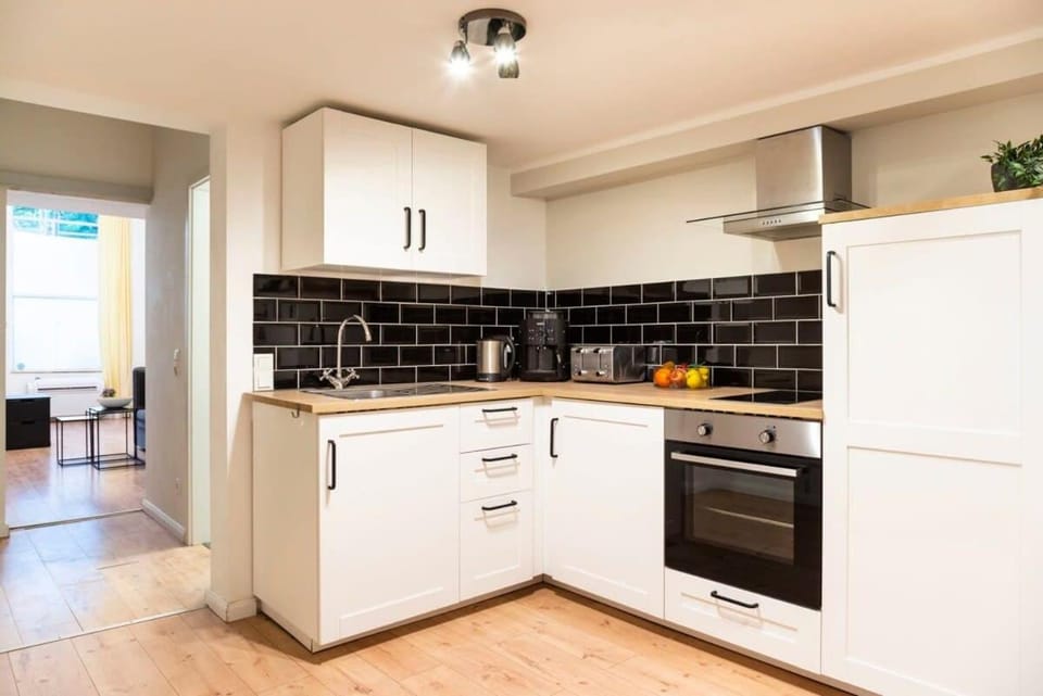 SPACIOUS Two BR plus AC plus SelfCheckIn Apartment in Berlin