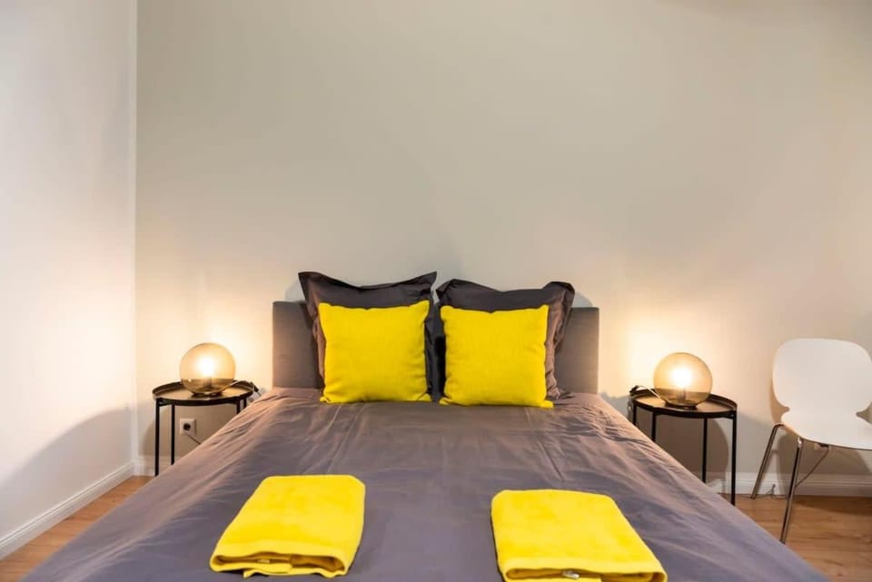 SPACIOUS Two BR plus AC plus SelfCheckIn Apartment in Berlin