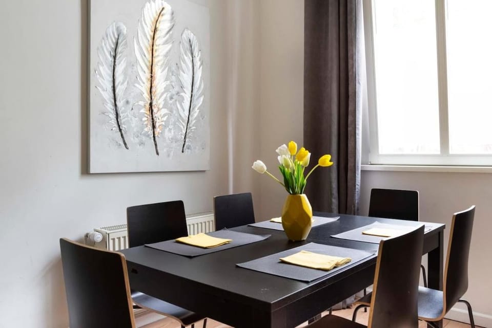Industrial Style plus Self Checkin plus Street Parking Apartment in Berlin
