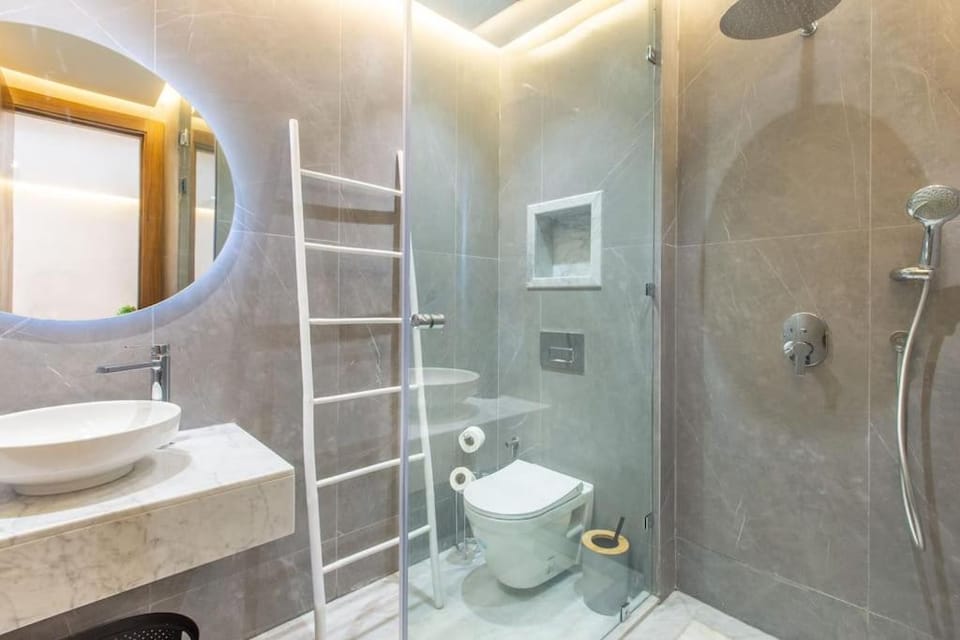 Shower, Toilet, Bathroom