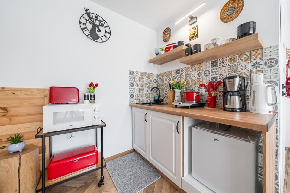 Coffee/tea facilities, minibar, stove