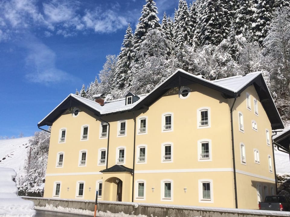 Property building, Day, Winter
