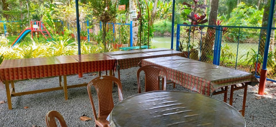 Kuttickattil Pool Home Stay Kumarakom Bed and Breakfast in Kerala