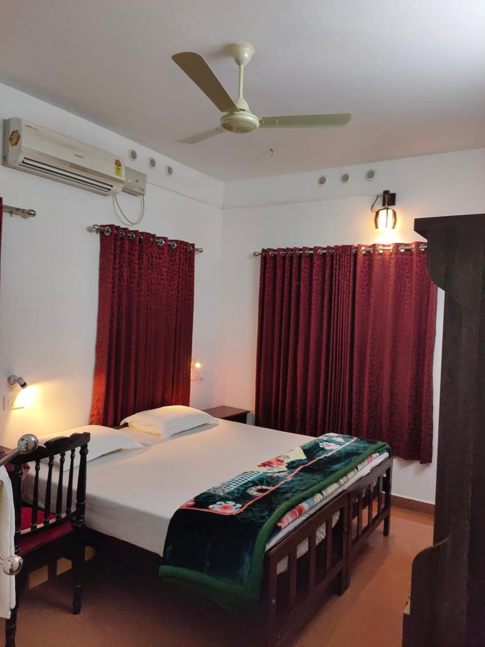 Kuttickattil Pool Home Stay Kumarakom Bed and Breakfast in Kerala