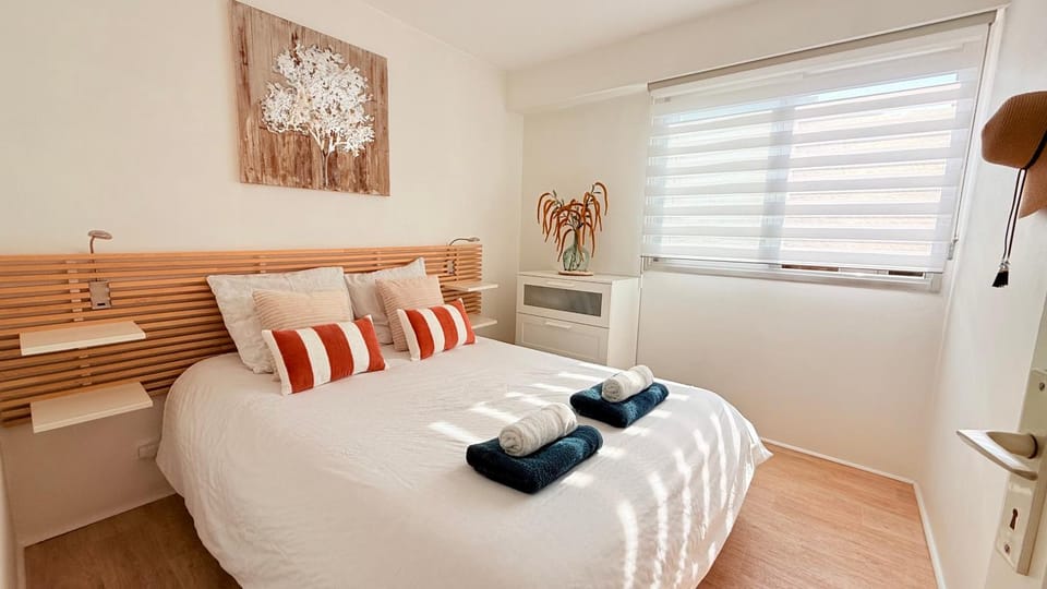 Bed, Photo of the whole room, Bedroom, internet, towels