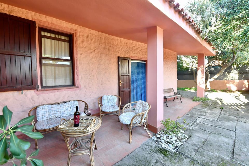 Property building, Patio, Garden, Dining area