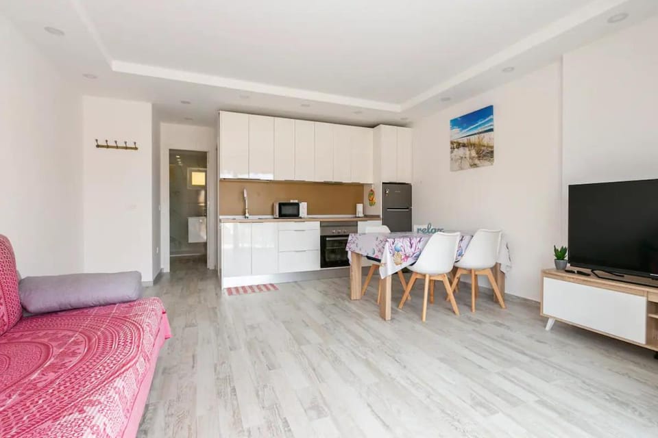 Kitchen or kitchenette, Seating area