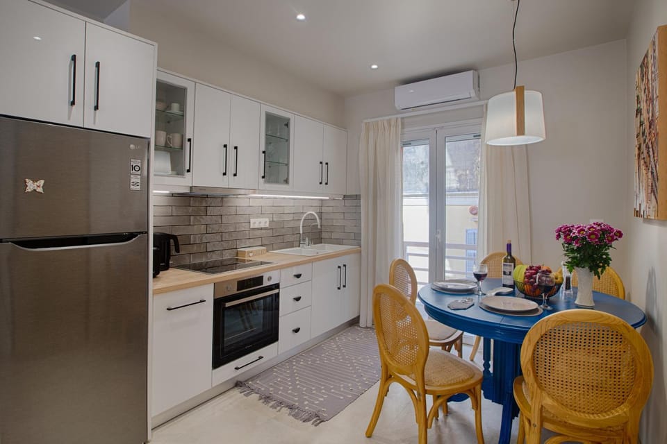 Kitchen or kitchenette, pet friendly, stove