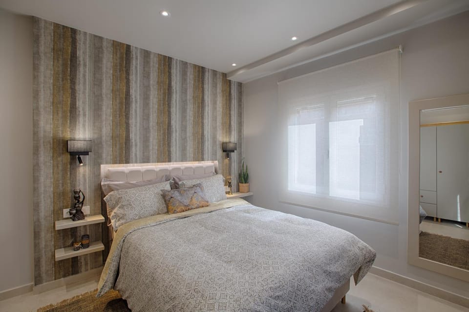 Bed, Bathroom, Photo of the whole room, Bedroom, towels