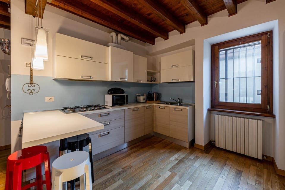 Kitchen or kitchenette, Dining area, dishwasher, minibar, pet friendly, stove