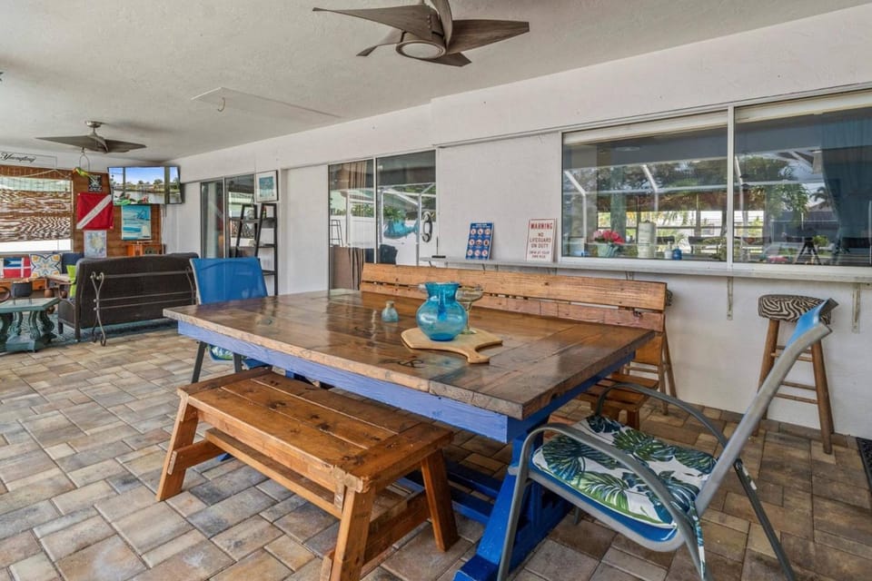 Pirates Den House in Apollo Beach