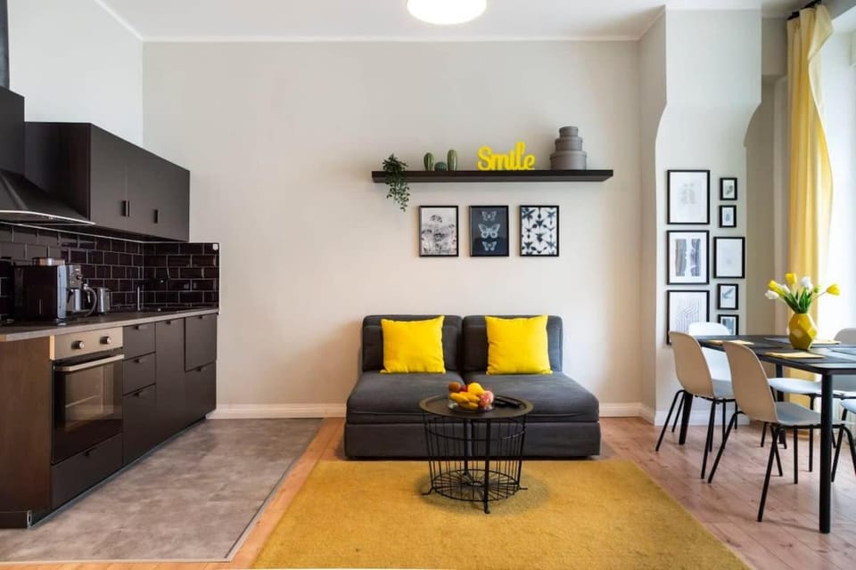 Kudamm plus AC plus SelfCheckIn plus Free Street Parking Apartment in Berlin