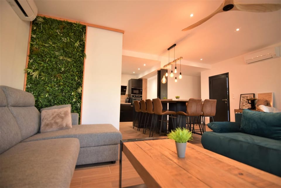 399-Casa moderna con amarre 14m y piscina privada House in Alt Empordà