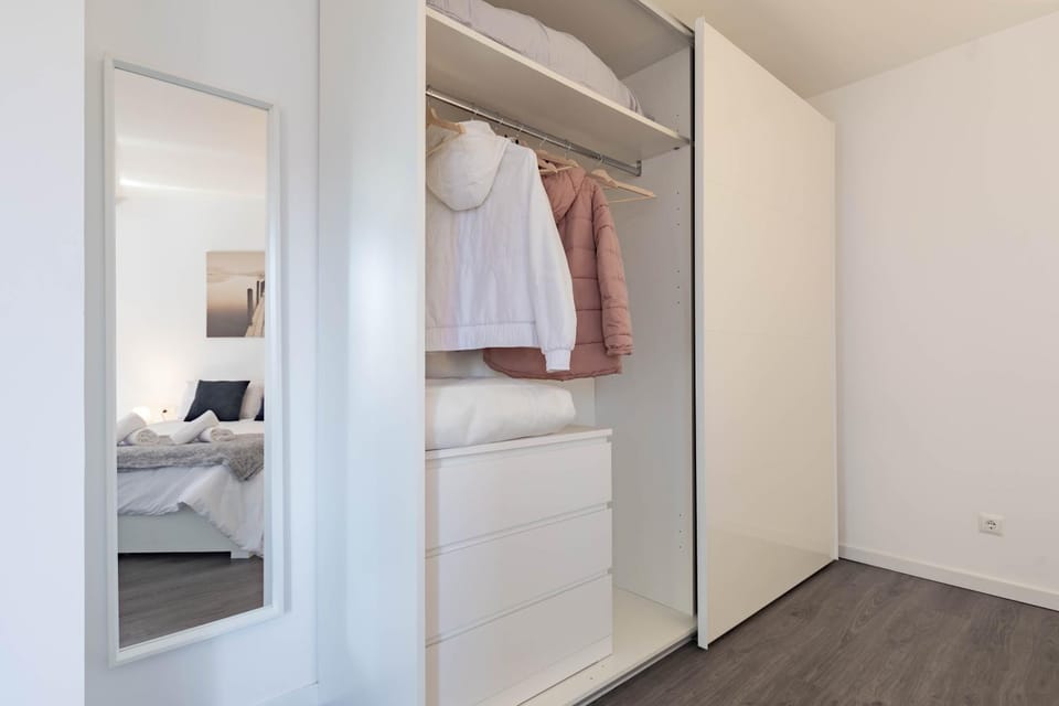 Bed, Photo of the whole room, Bedroom, wardrobe