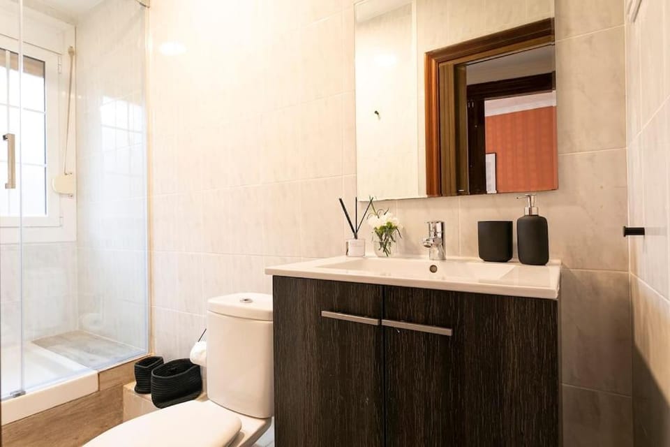 Bathroom, towels