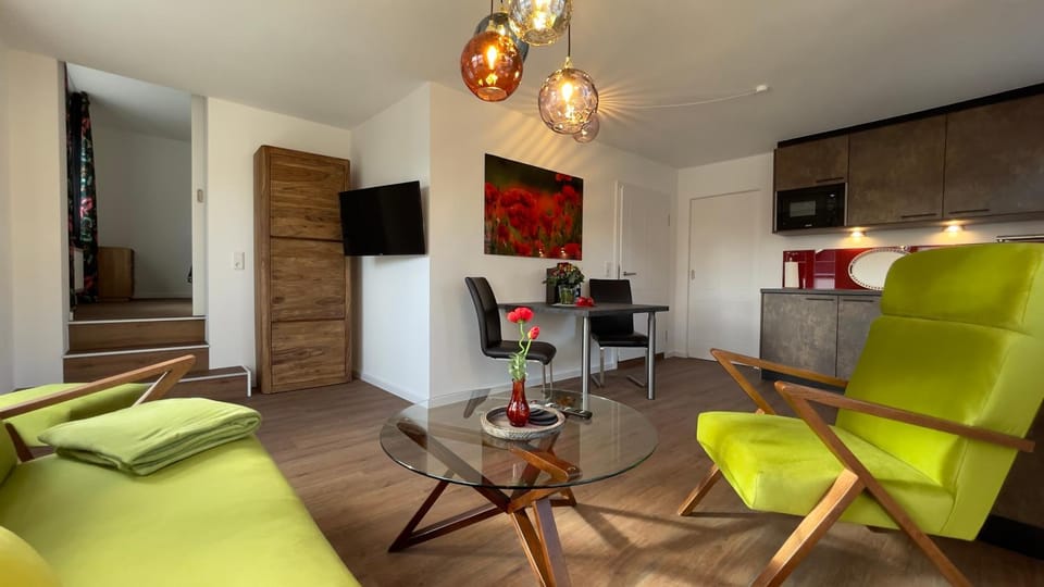 TV and multimedia, Kitchen or kitchenette, Living room