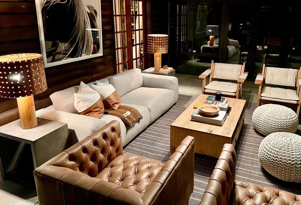 Living room, Seating area