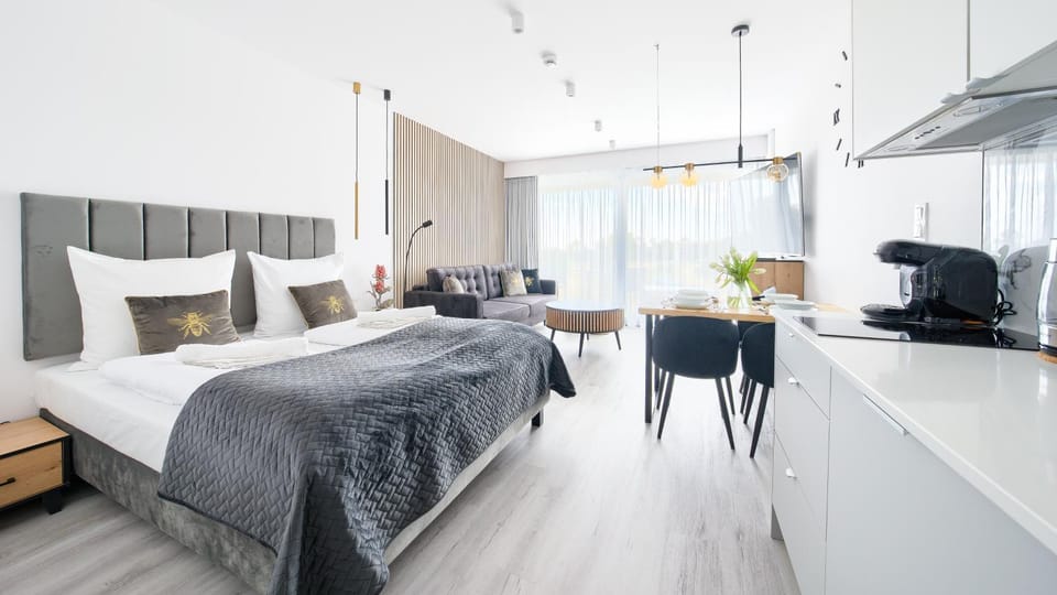 Bed, Photo of the whole room