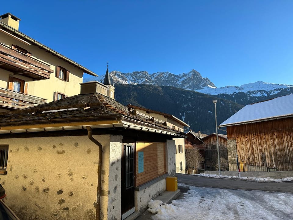 Property building, Winter, Mountain view
