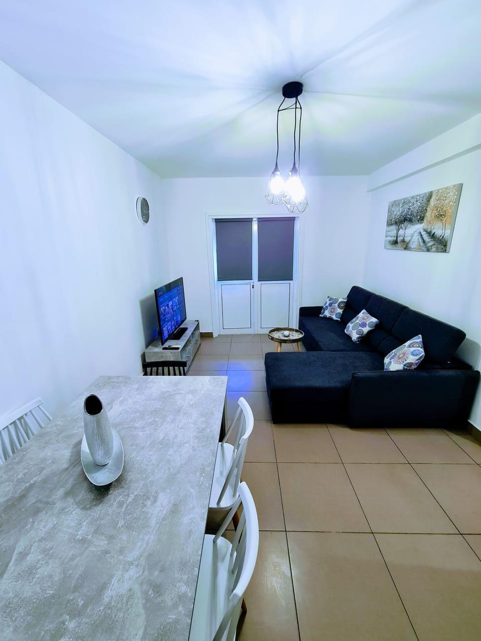 TV and multimedia, Seating area, Dining area