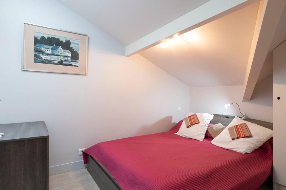 Property building, Living room, Bedroom