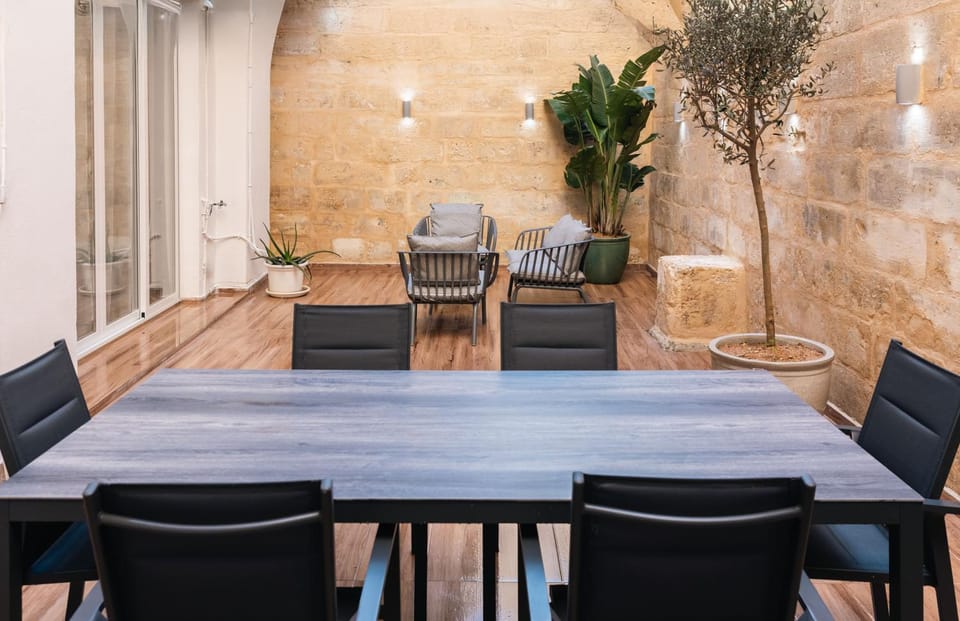 Valletta Waterfront Backyard Flat by Arco Collection Apartment in Malta