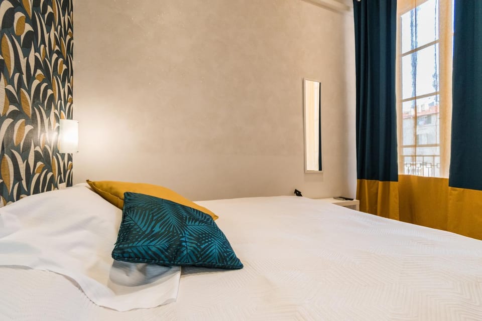 Bed, View (from property/room), Photo of the whole room, Bedroom, internet, air conditioner