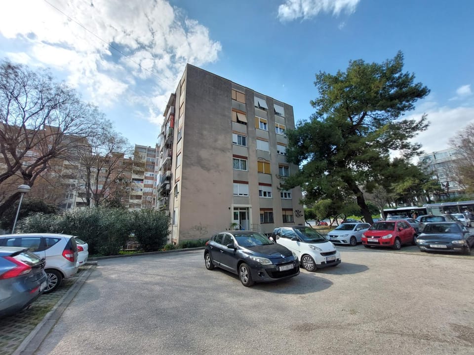 Property building, Location
