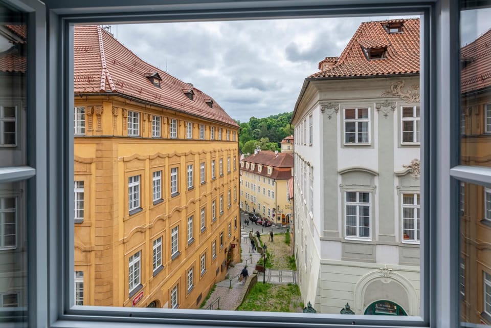 City view, Location