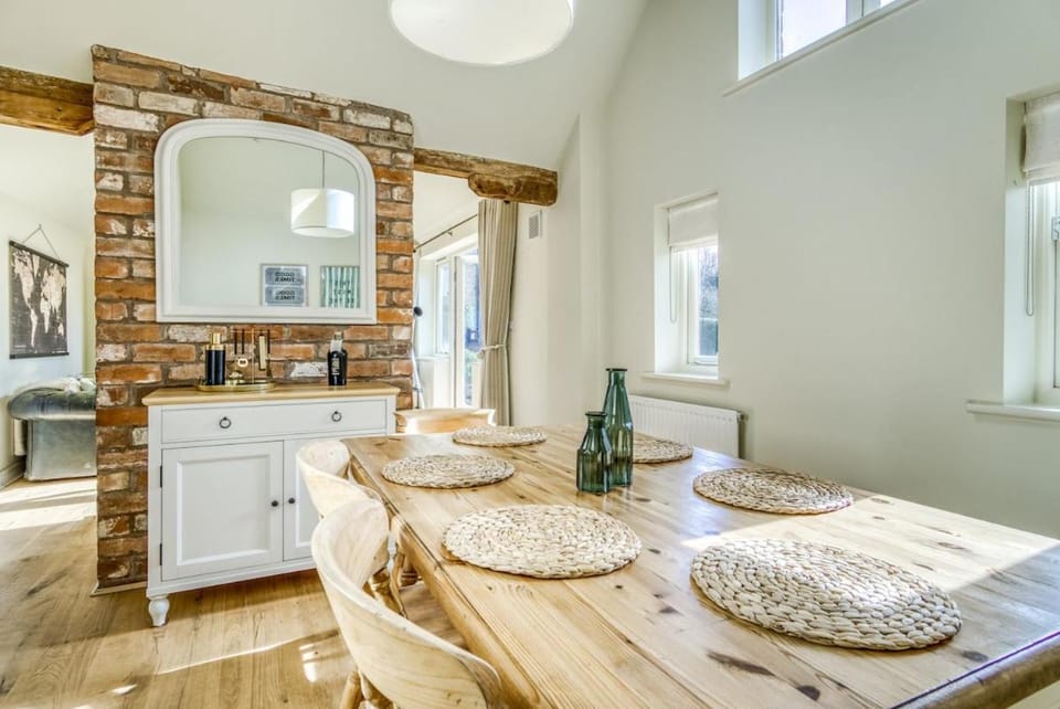 Gleanings Cottage House in Wychavon District