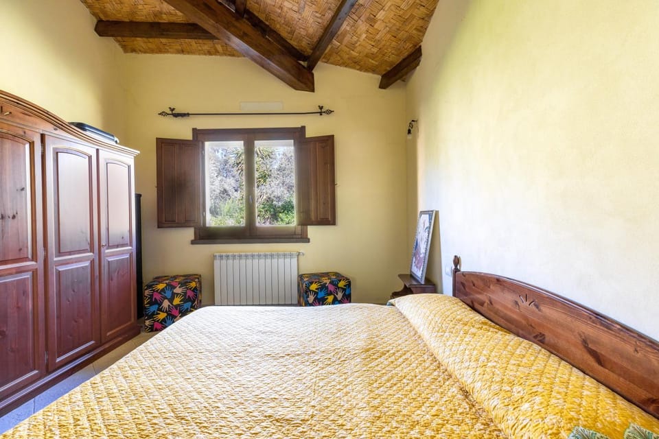 Property building, Living room, Bedroom