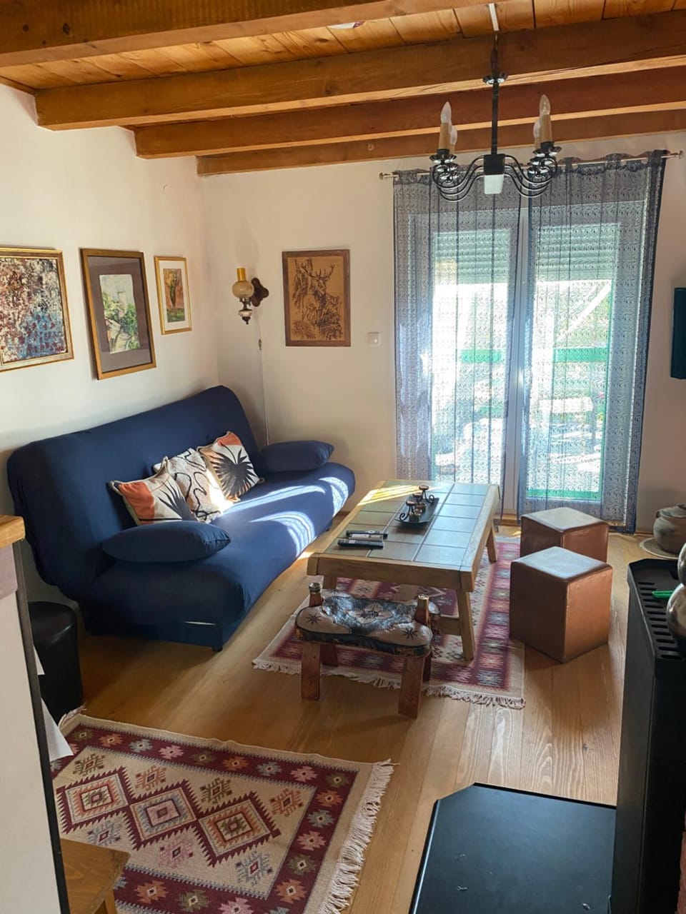 Bed, Living room