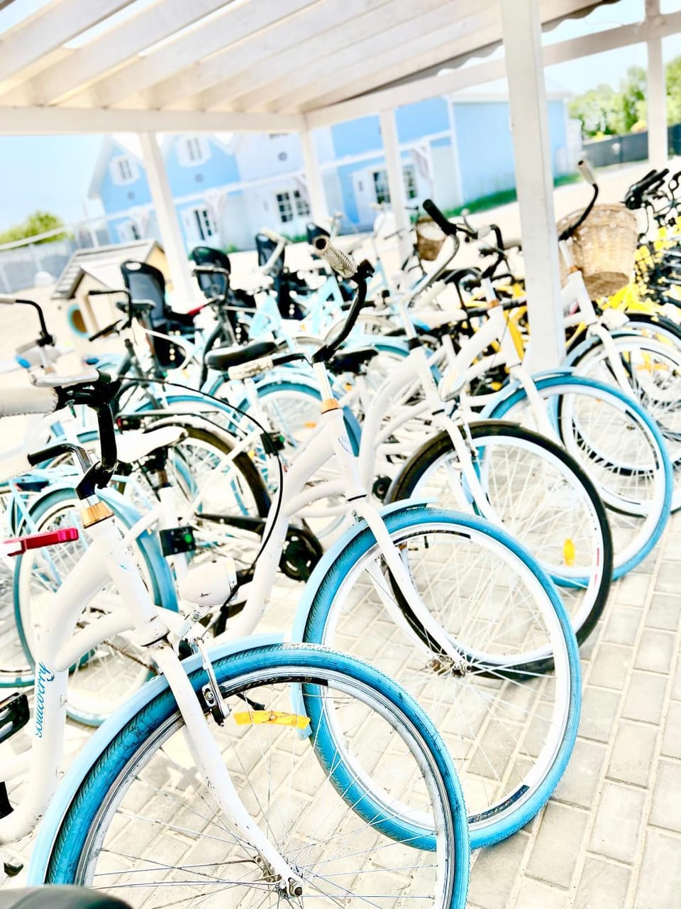 Property building, Patio, Cycling, Parking