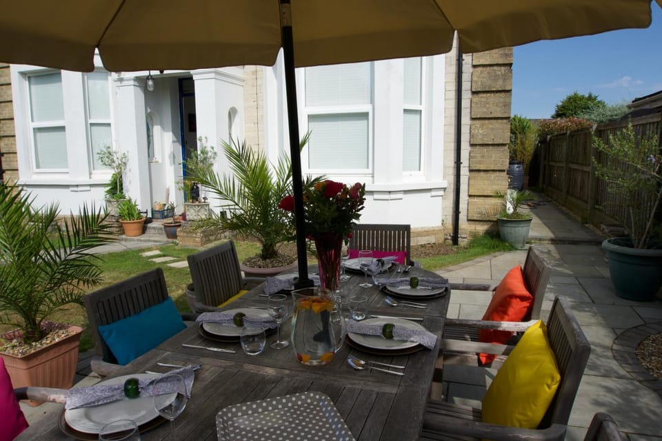 Lovely spacious apartment - sleeps 5 Apartment in Ryde