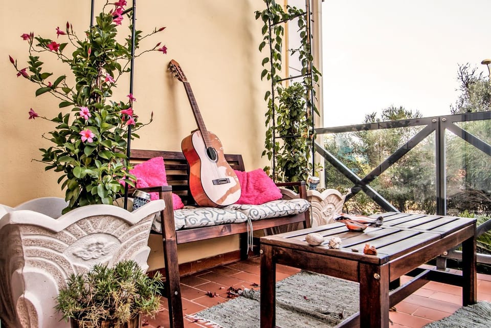 View (from property/room), Balcony/Terrace, Garden view