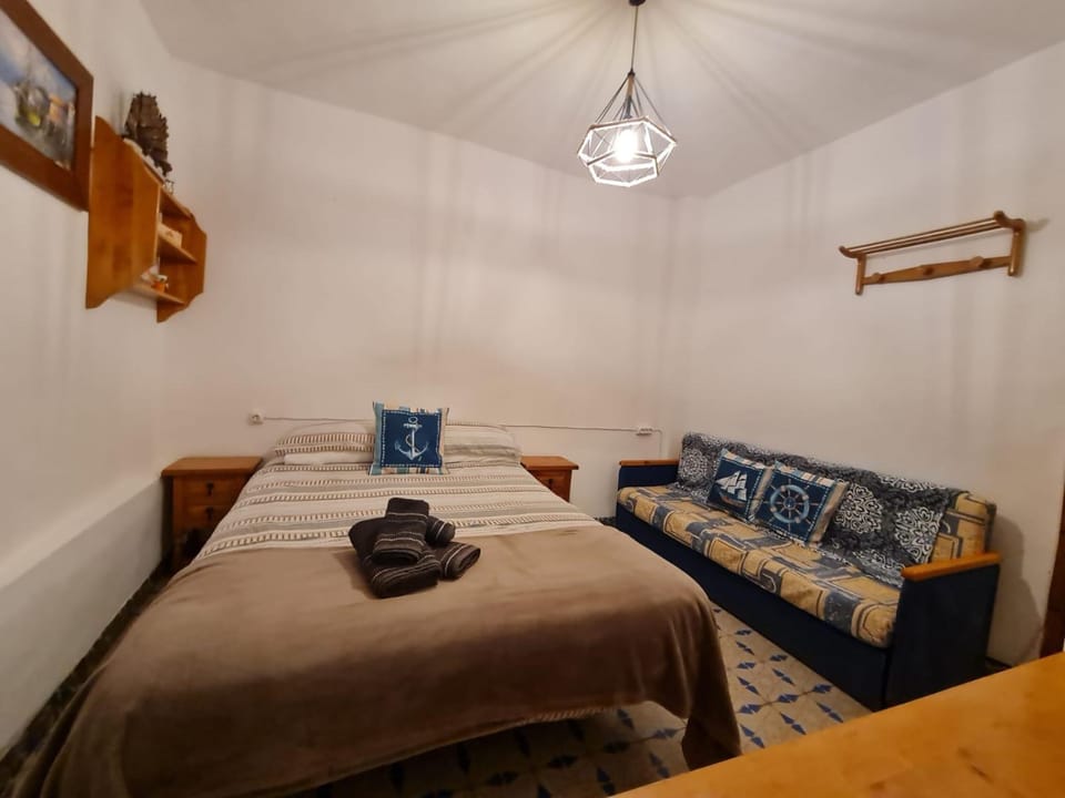 Bed, Seating area, Bedroom, towels