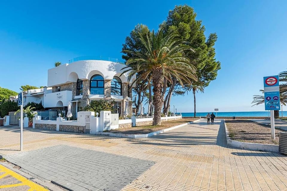 [2 min from the sea] pool, comfort and free WiFi Apartment in Miami Platja