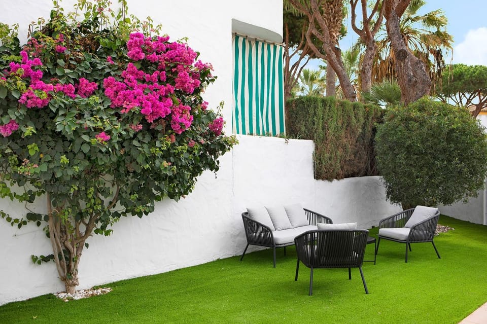 Property building, Patio, Off site, Garden, Balcony/Terrace, Garden view