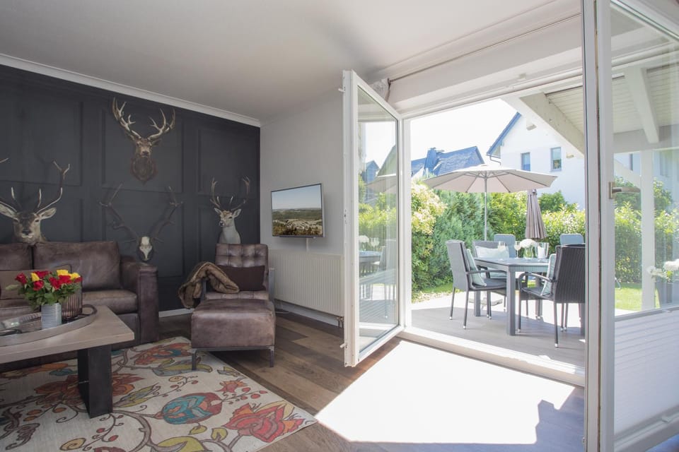 THE SUITE Winterberg Deluxe - Exklusive Ausstattung, Bestlage zwischen Skikarussell und Marktplatz, eigener Garten, Ski- und Fahrradraum, ruhige Südausrichtung, WLAN, hundefreundlich Apartment in Winterberg